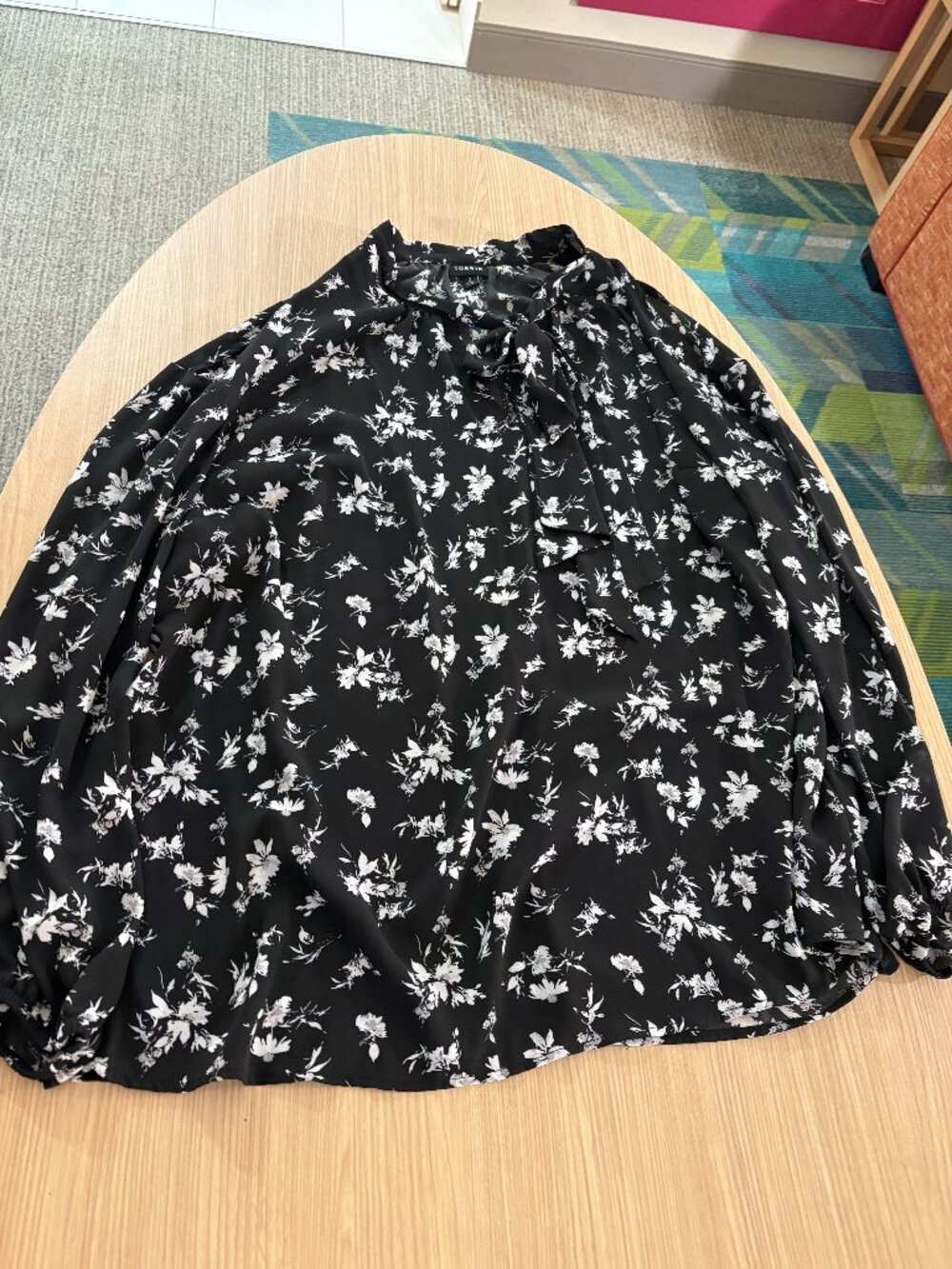 Torrid Georgette Tie Front Cold Shoulder Blouse Torrid Size 2 US Size 2X Black